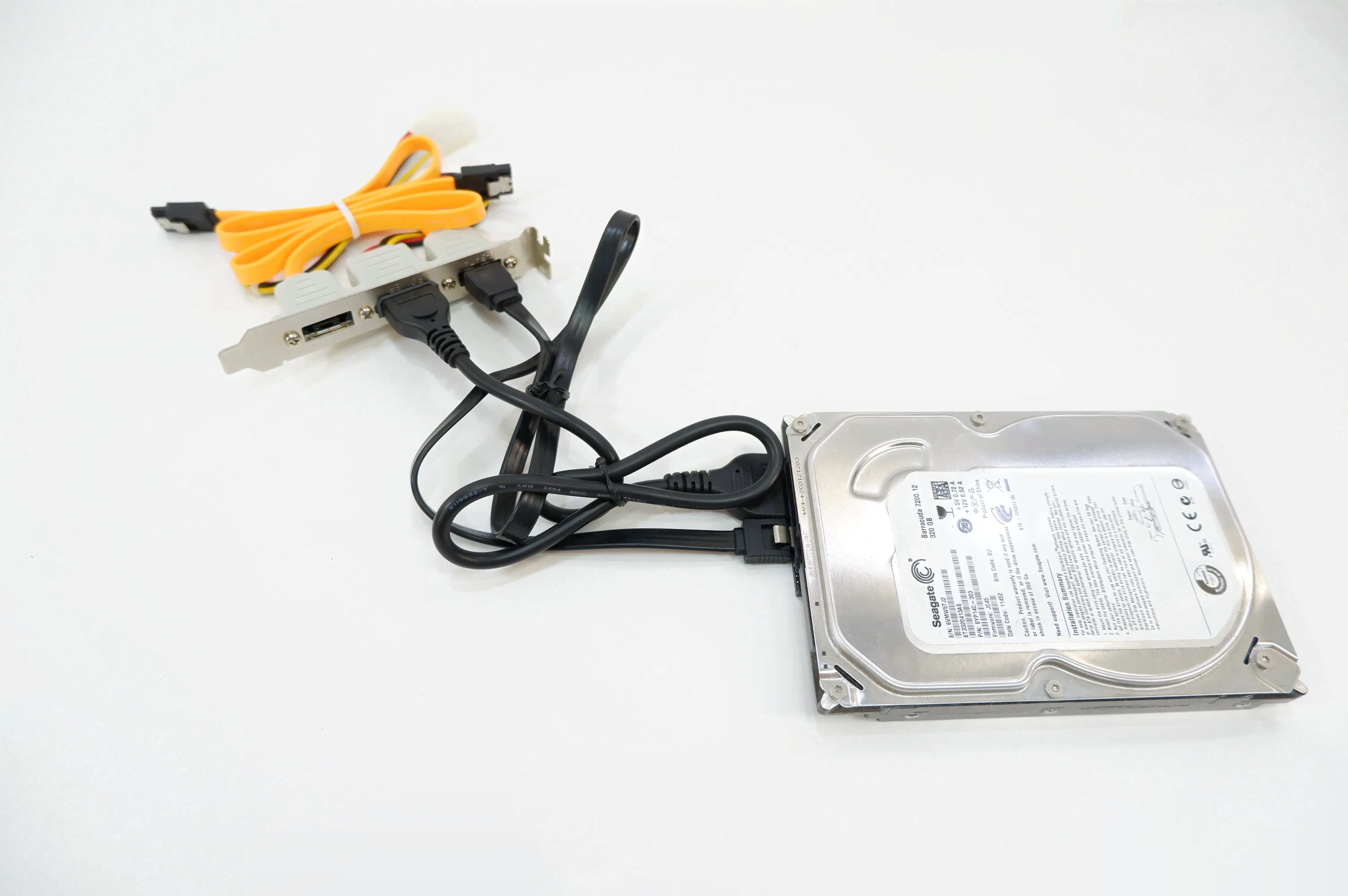 Планка на заднюю панель корпуса 2x E-SATA + Molex-2